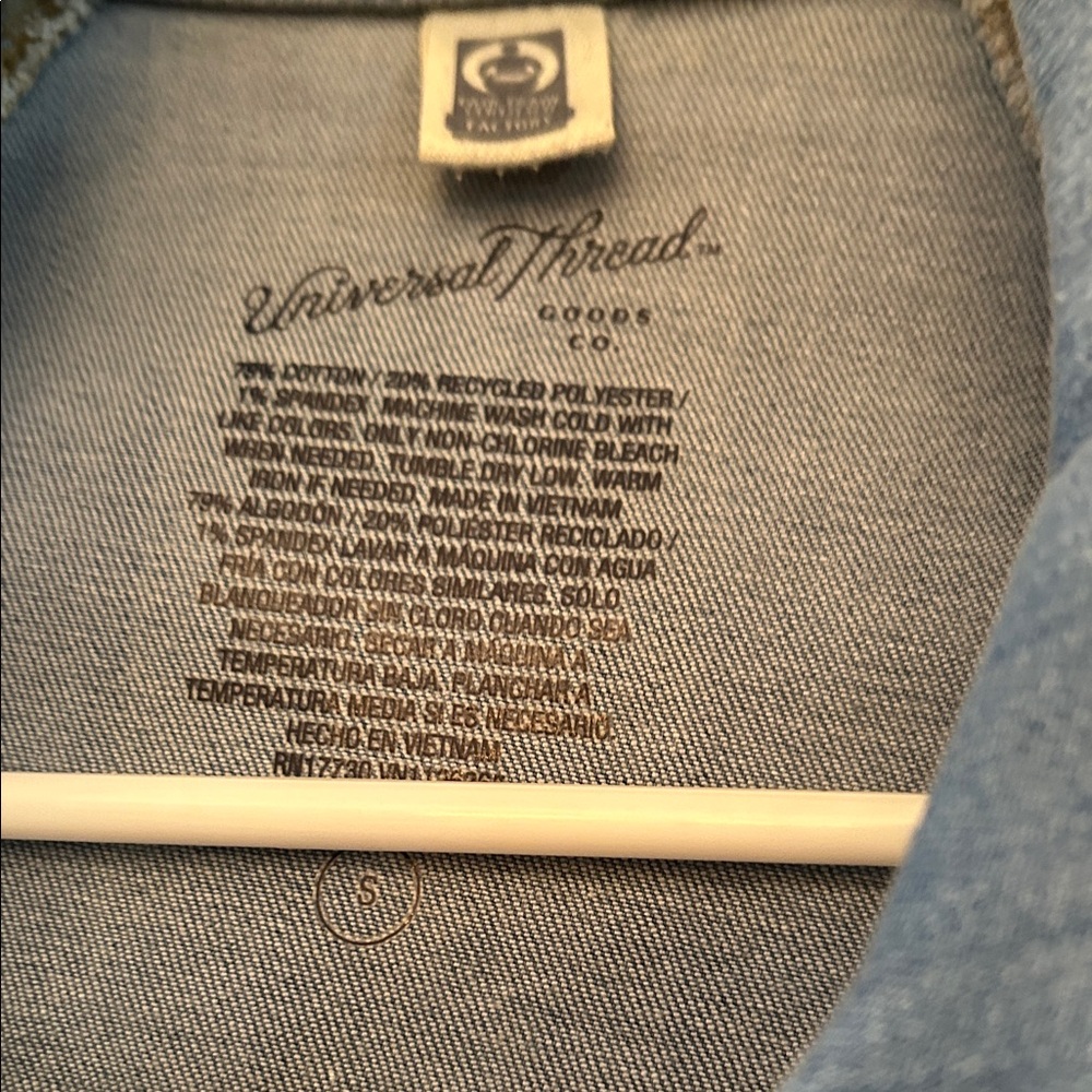 Universal Thread Light Blue Jean Jacket - Picture 2 of 4